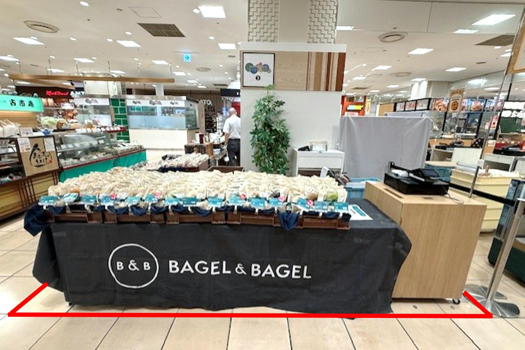 【マルイファミリー志木】1階 カレンダリウムF19【食・物販】コンパクトなスペースでスイーツ、菓子などに最適なスペースです。