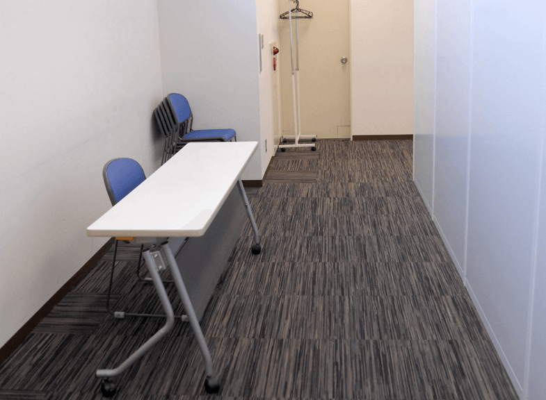 【三越前駅5分】高級感漂う明るい7階貸会議室