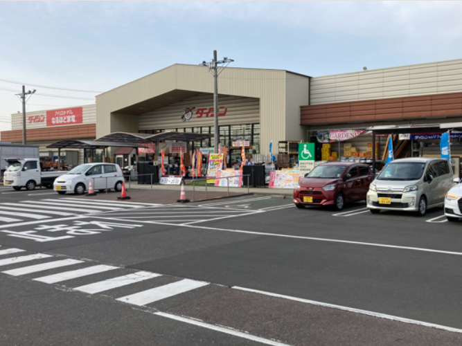【ダイシン亘理店】風除室　プロモーションや物販に最適なホームセンター内階段前の催事イベントスペース