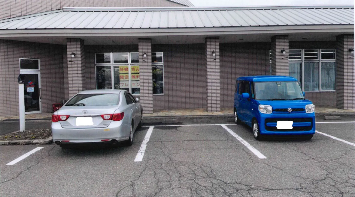 【ギフトプラザ会津店】物販ポップアップストアやキッチンカー、出張販売、プロモーションイベントに適したギフトショップ併設駐車場内のイベントスペースB