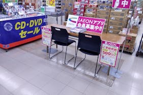 【サンデー秋田御野場店】レジ横 食物販やプロモーション等の出店に最適なホームセンター店内のイベントスペース