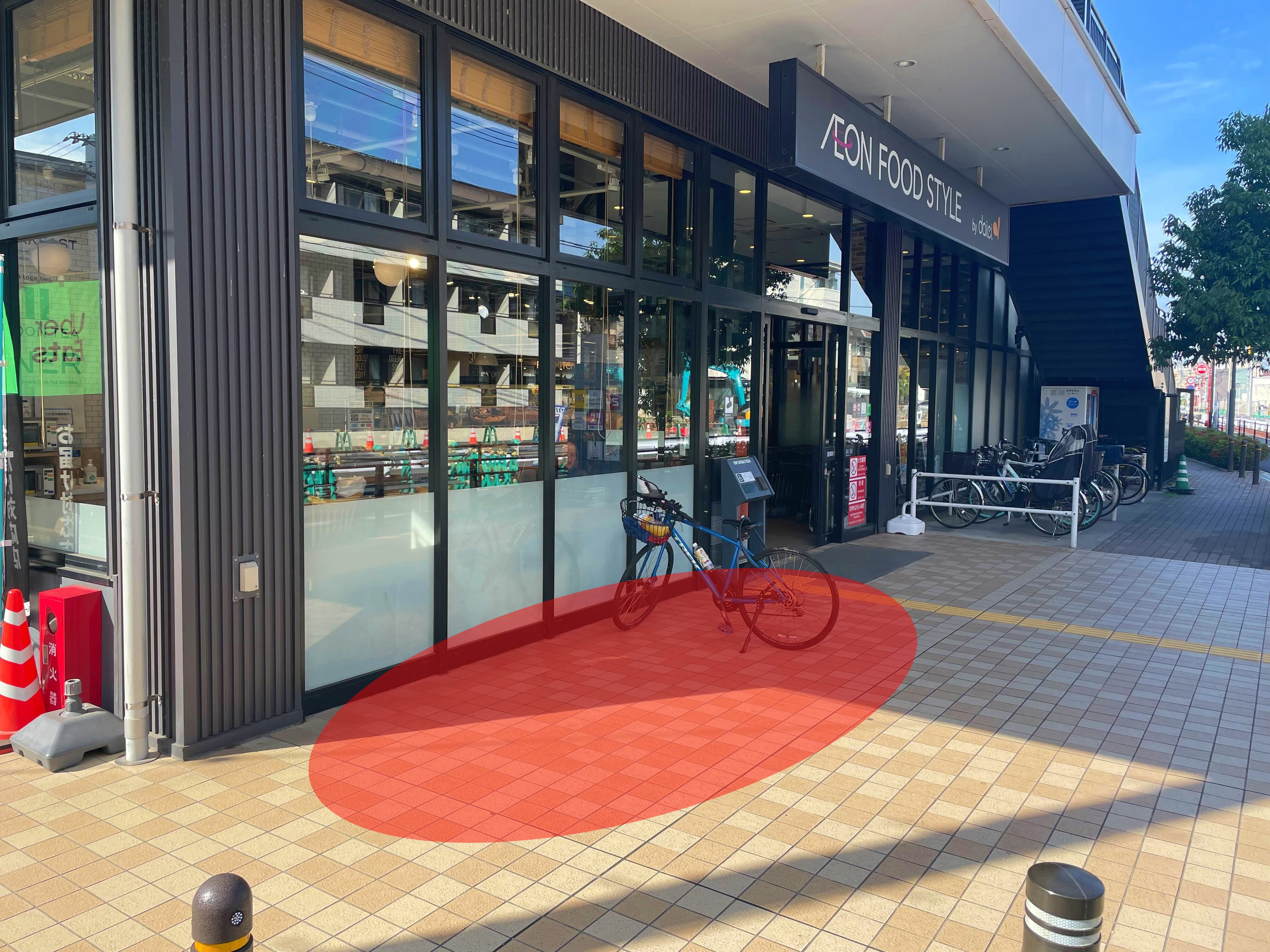 【イオンタウン市川大和田】各種プロモーションイベントに最適な商業施設出入口付近にある視認性の高い軒下スペース