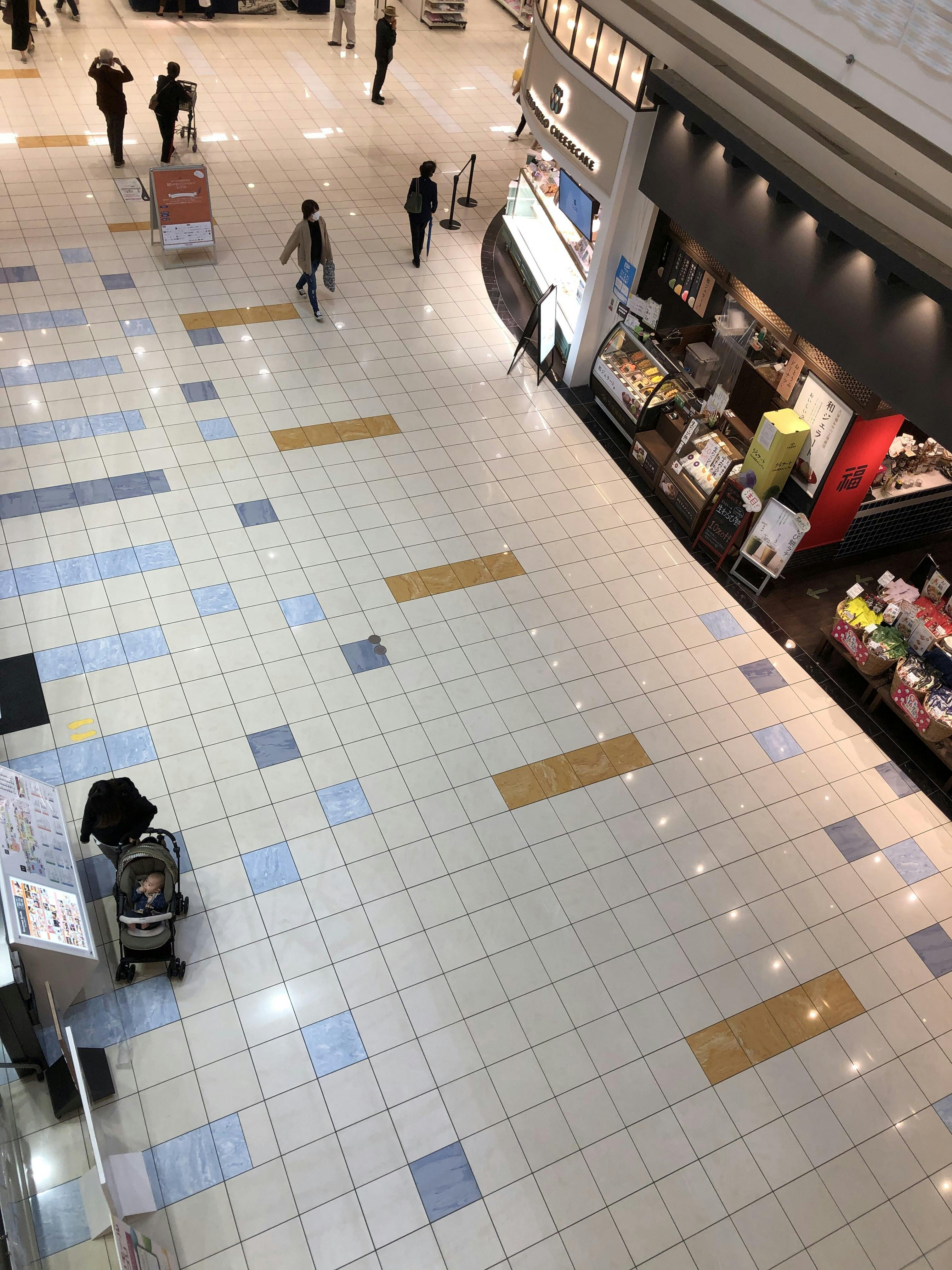 【イオンモールりんくう泉南】久世福商店前・212キッチンストア前の画像