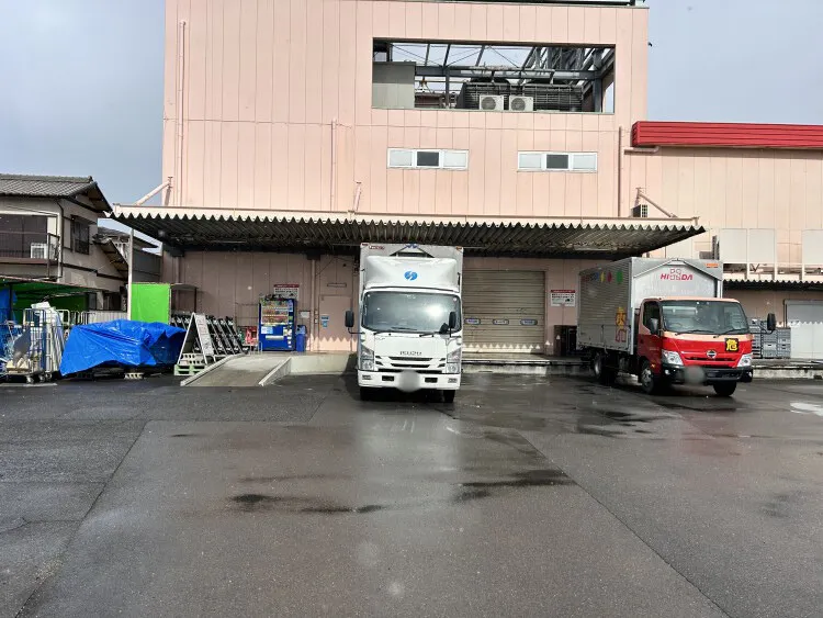 【エフマート多度】販促プロモーションに最適なエスカレーター下にある催事スペース