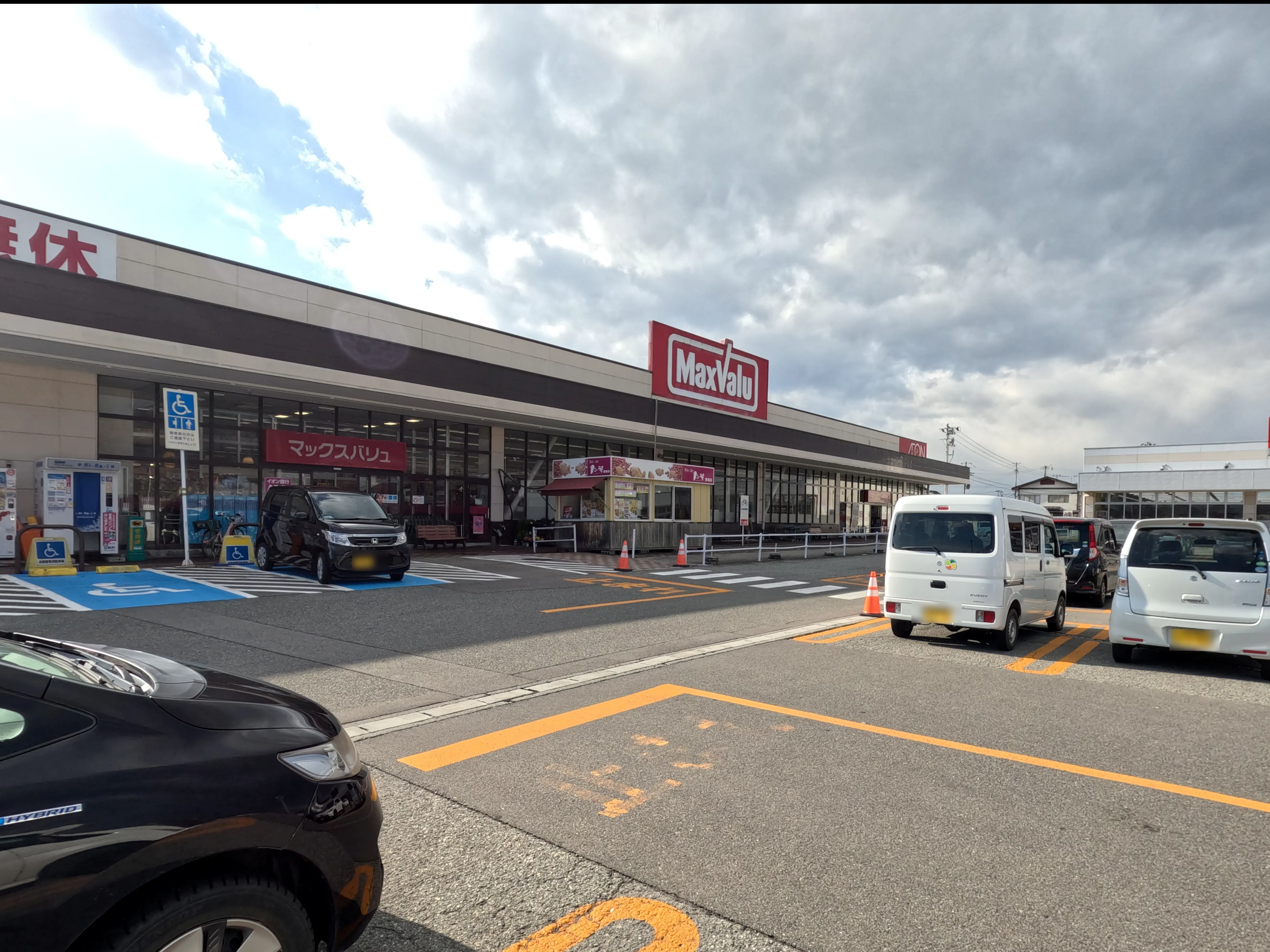 【マックスバリュ南陽店】各種プロモーションイベントに最適な店舗内にあるイベントスペース