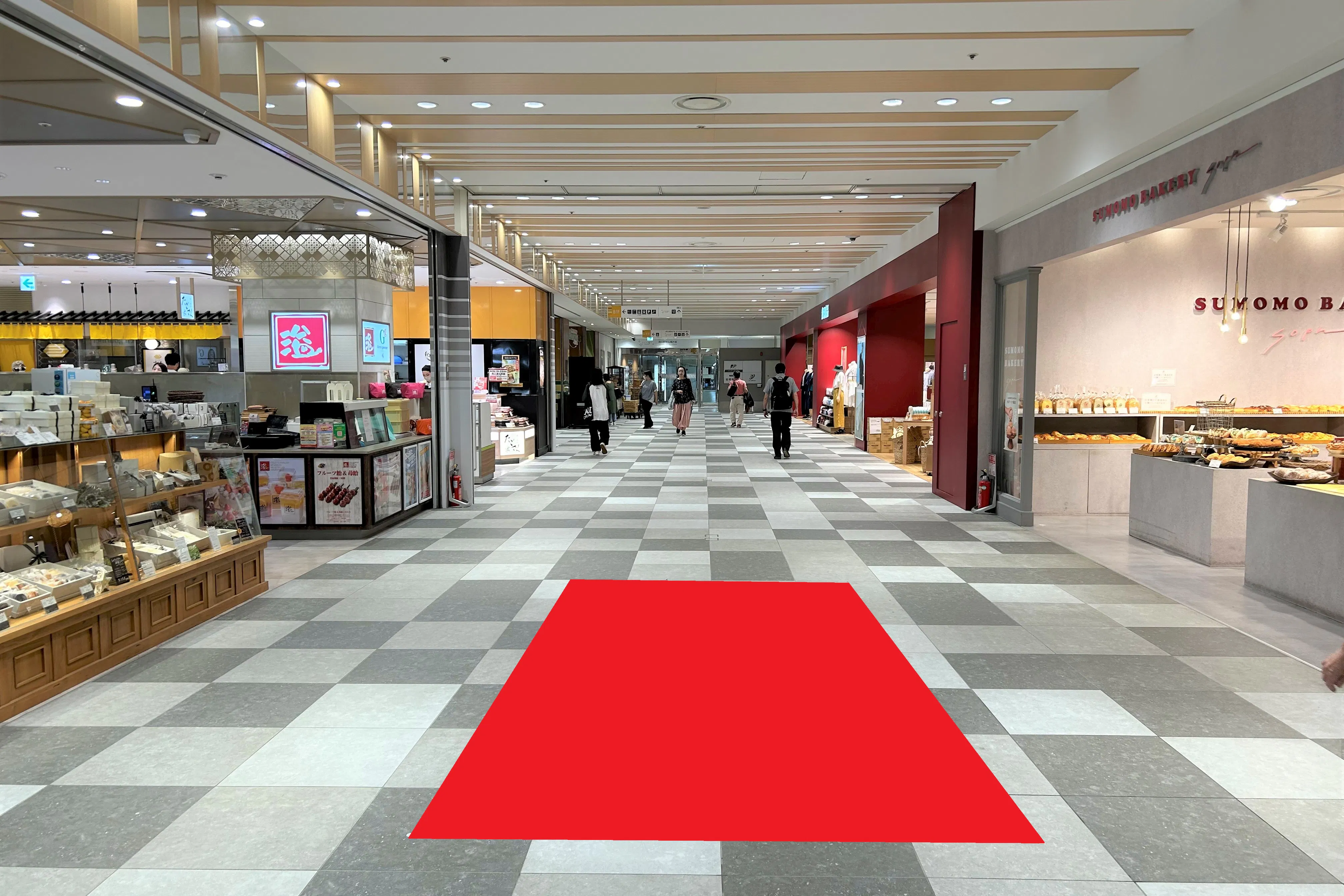 【アミュプラザ鹿児島】B1F 東西通路(東側)/食物販に最適な、飲食・食品フロア地下通路中央のポップアップスペース