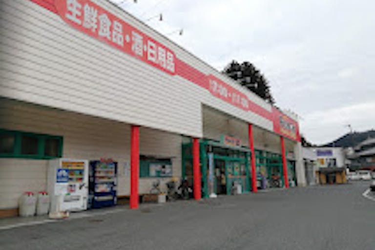 【プライスカット榛原福地】プロモーションに最適な風除室スペースの画像2