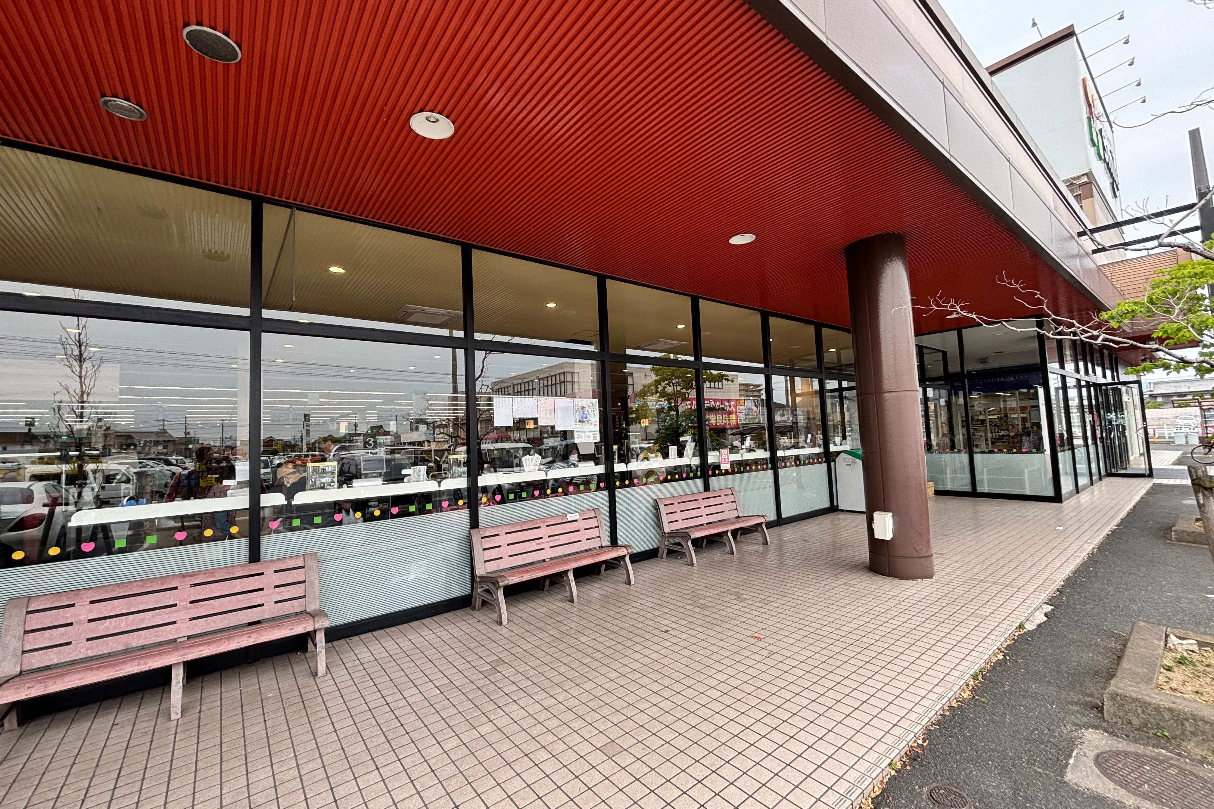 【スマイルキッチン】キッチンカーや食物販に適した地元密着型スーパーの軒先スペース