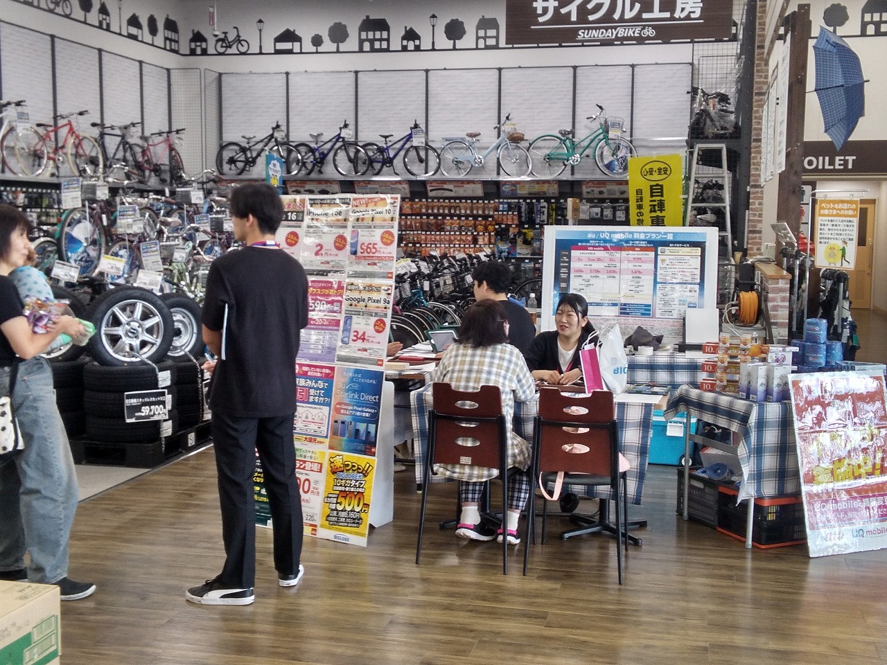 【サンデー盛岡みたけ店】風除室　食物販やプロモーション等の出店に最適なホームセンター店内のイベントスペース