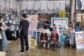 【サンデー盛岡みたけ店】風除室 食物販やプロモーション等の出店に最適なホームセンター店内のイベントスペース
