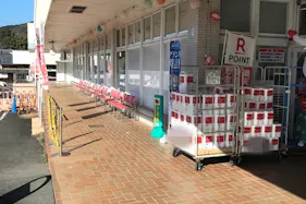 【西友 八百津店】店頭(軒下) プロモーション用途や物販、食物販のポップアップストアに最適なスーパー屋外軒先の催事イベントスペース