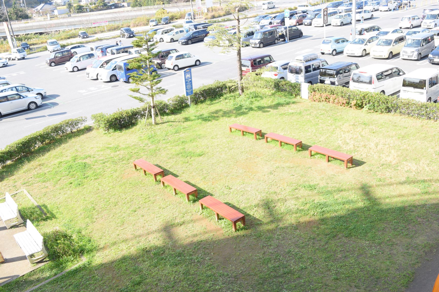 【ユニモちはら台】プロモーションやポップアップストアに最適な地域密着型ショッピングセンター内1階の出入り口2ヶ所に面している屋外イベントスペース