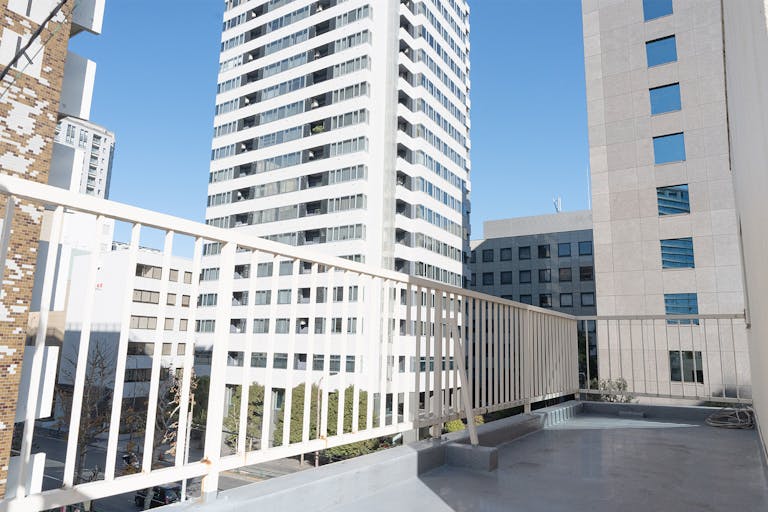 【青山一丁目駅4分】展示会や撮影に最適なバルコニー付きの白を基調としたモダンなレンタルスペースの画像12