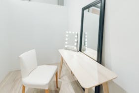 【渋谷神南エリア】白壁×コンクリート造りのスタイリッシュでモダンな空間 / 自然光も入る静かなスペース