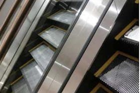 【イオンモール天童】モール内広告 エスカレーター