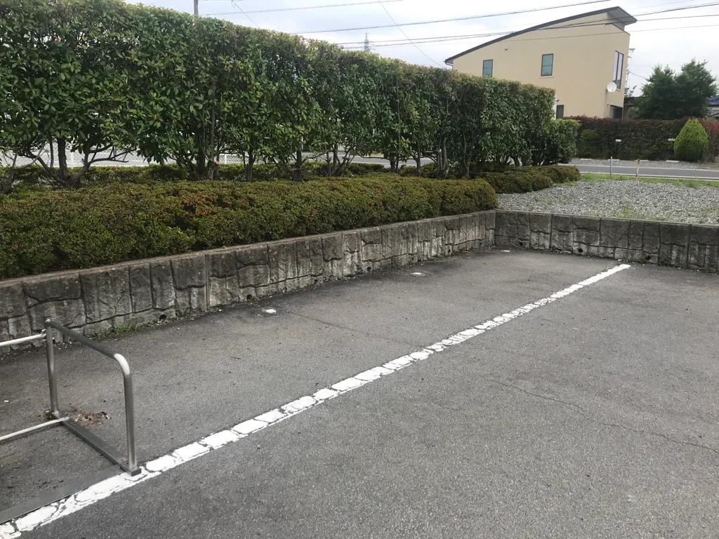 【西友　岡谷北店】駐車場（キッチンカー）　プロモーション用途やキッチンカー、物販、食物販のポップアップストアに最適なスーパー屋外軒先の催事イベントスペース