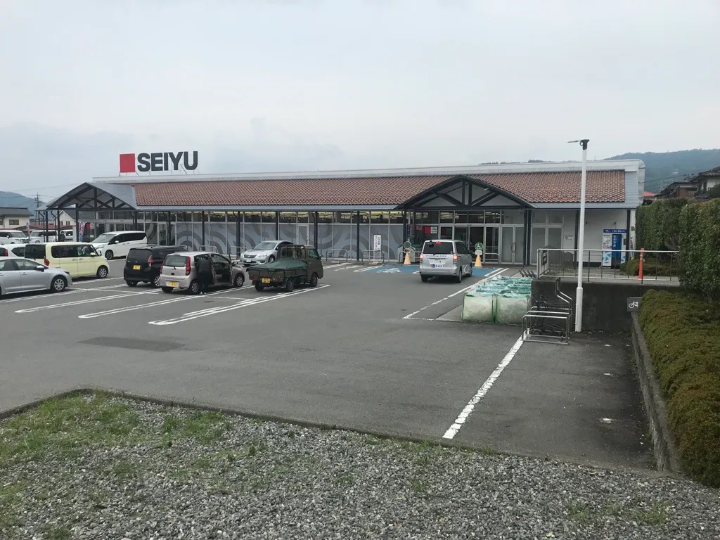 【西友　岡谷北店】駐車場（キッチンカー）　プロモーション用途やキッチンカー、物販、食物販のポップアップストアに最適なスーパー屋外軒先の催事イベントスペース