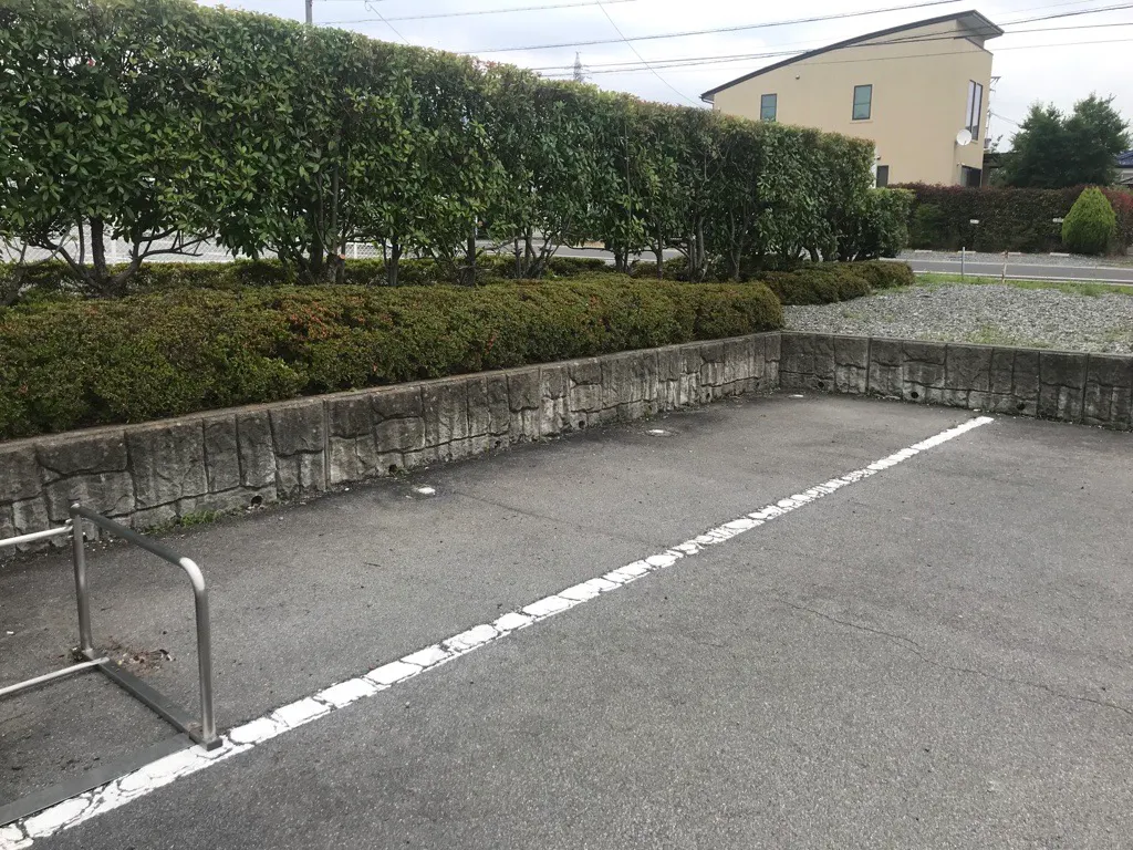 【西友　岡谷北店】駐車場（キッチンカー）　プロモーション用途やキッチンカー、物販、食物販のポップアップストアに最適なスーパー屋外軒先の催事イベントスペースの画像