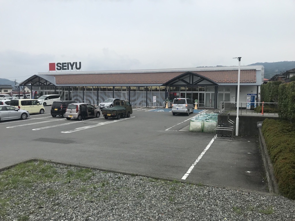 【西友　岡谷北店】駐車場（キッチンカー）　プロモーション用途やキッチンカー、物販、食物販のポップアップストアに最適なスーパー屋外軒先の催事イベントスペース