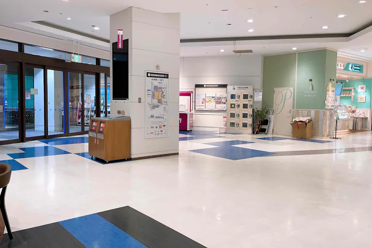 【イオンモール桑名*】1番街1F東出入口 柱回りの画像2