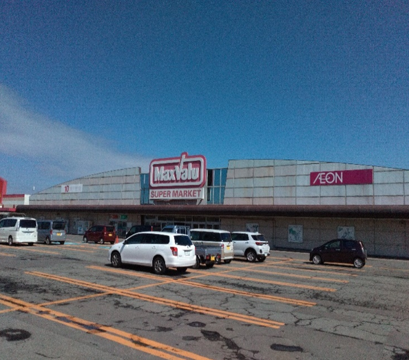 【マックスバリュ西馬音内店】駐車場① 販促プロモーションや物販に最適なスーパー店外催事イベントスペース