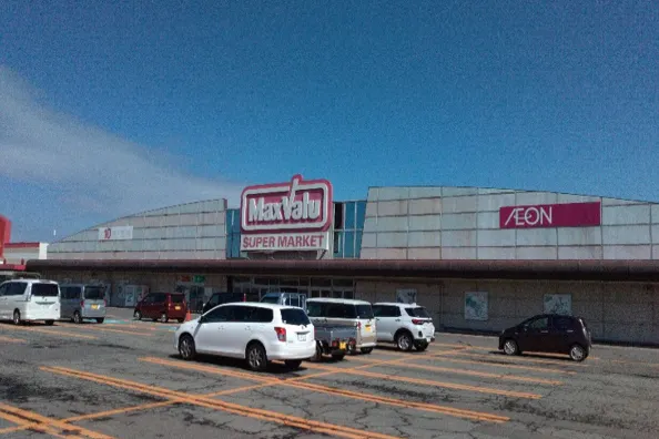 【マックスバリュ西馬音内店】駐車場① 販促プロモーションや物販に最適なスーパー店外催事イベントスペース