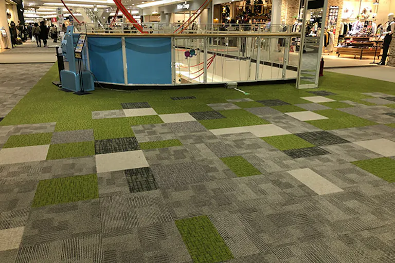 【イオンモール高崎】専門店街2F 北エスカ前の画像1