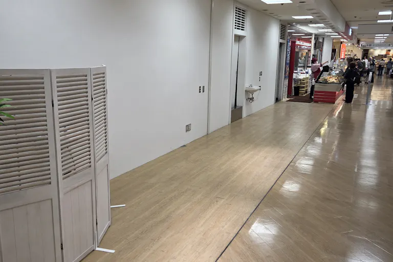 【アトレマルヒロ】地下食料品フロアのイベントスペースです。の画像2