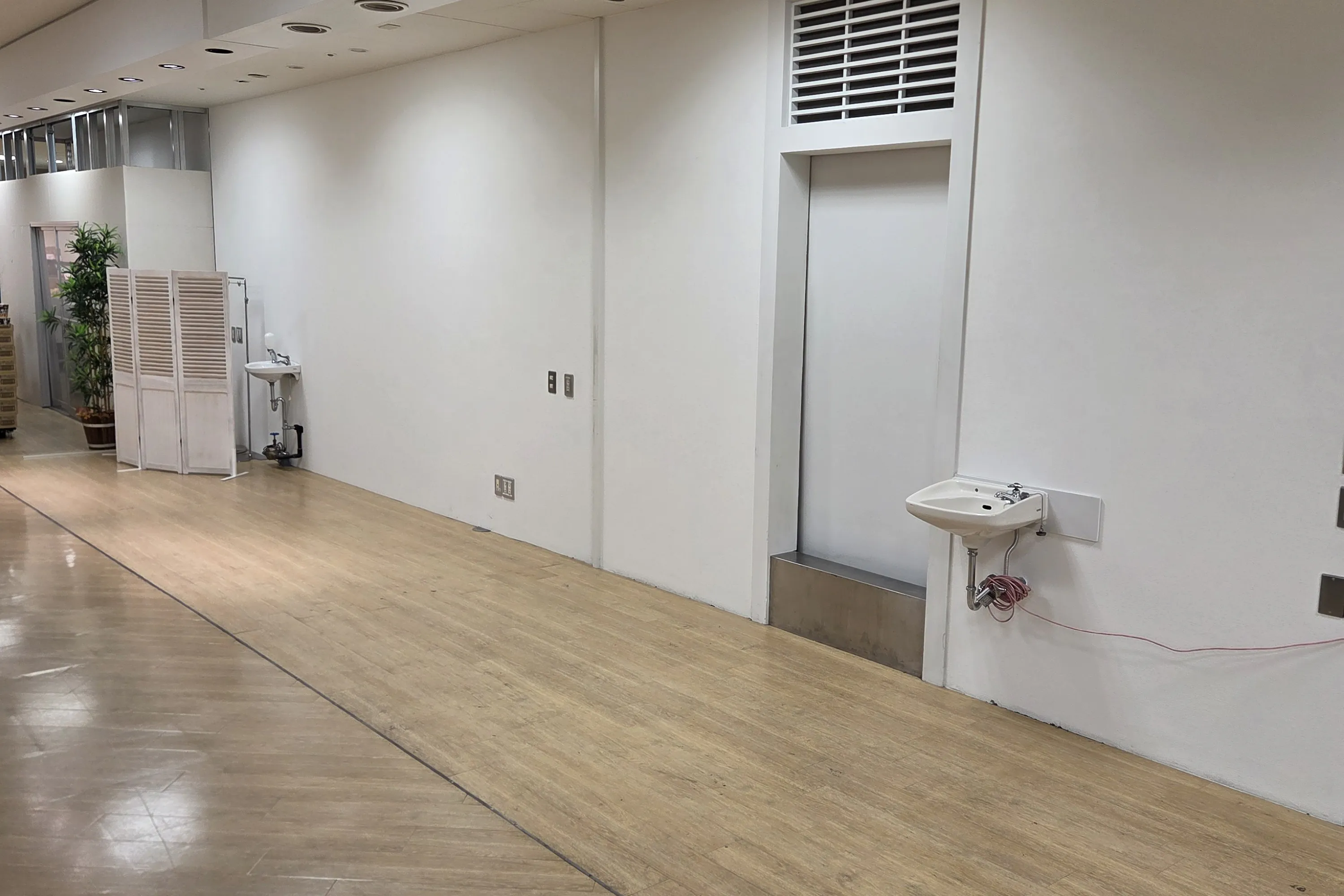 【アトレマルヒロ】地下食料品フロアのイベントスペースです。
