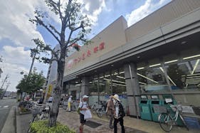 【サンヨネ魚町本店】販促プロモーションに最適な入口近くの屋外スペース