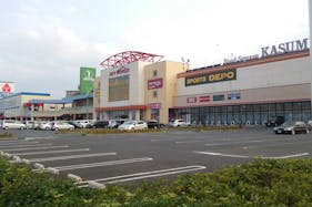 【HEY WORLD!!/2F連絡通路】電子タバコのPR等に最適な地域密着型商業施設にある試喫実施可能な屋根付きの屋外スペース