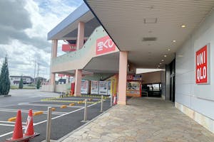 【HEY WORLD!!/2F連絡通路】電子タバコのPR等に最適な地域密着型商業施設にある試喫実施可能な屋根付きの屋外スペース