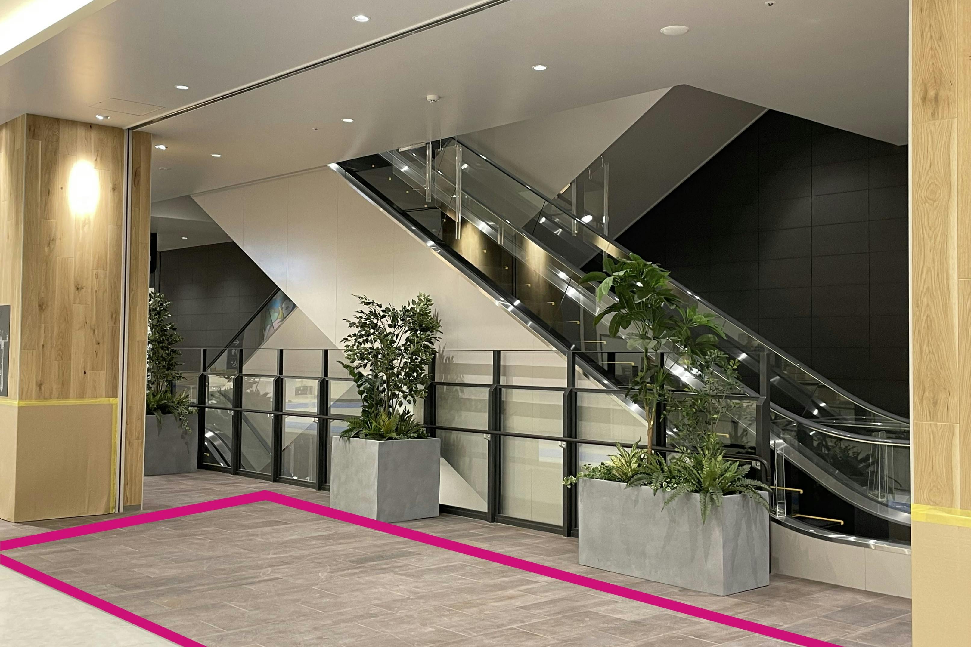 【BiVi新さっぽろ】プロモーションや物販利用に適した商業施設の1階エスカレーター横スペース①