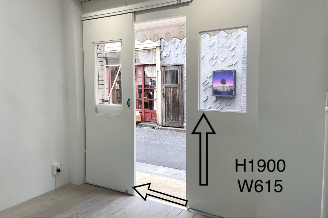 入り口は縦1m90cm横61.5cm