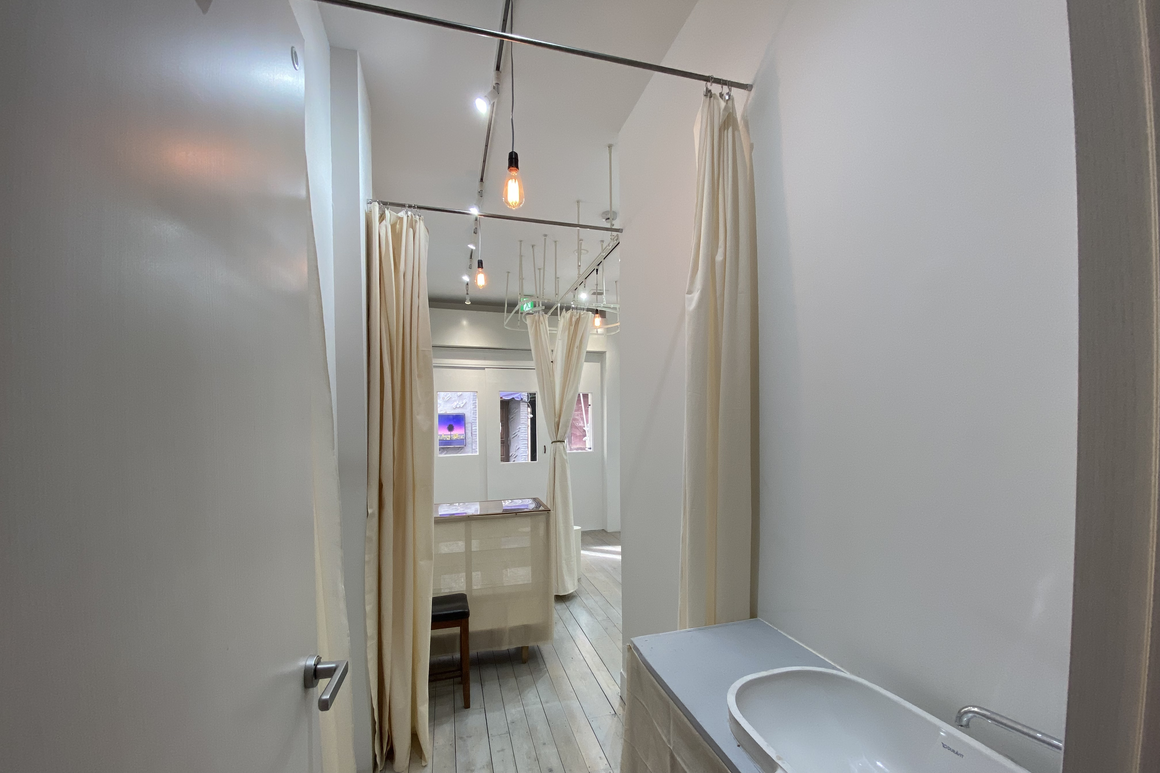 WCへ続く空間は、バックヤードやフィッティングとしてご利用頂けます。