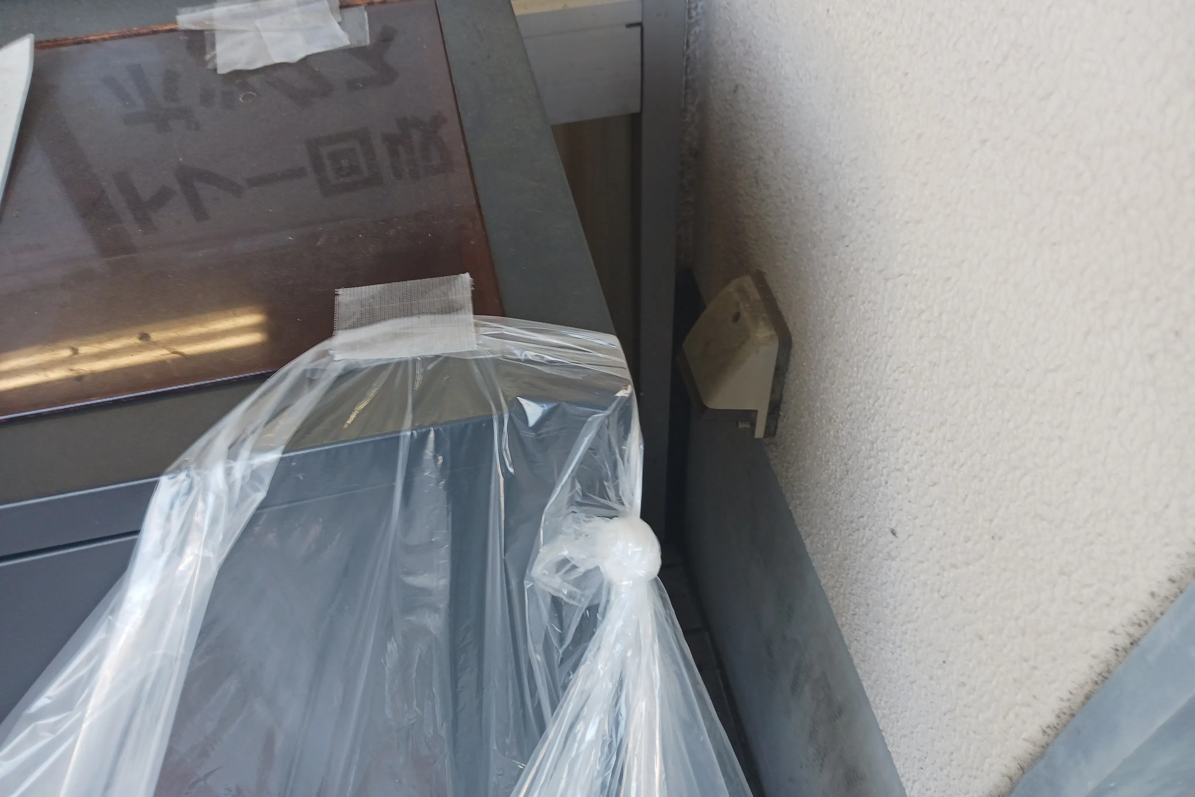 【西鉄ストア香椎花園店】店舗入り口付近 販促プロモーションや物販に最適なスーパー屋外催事イベントスペース