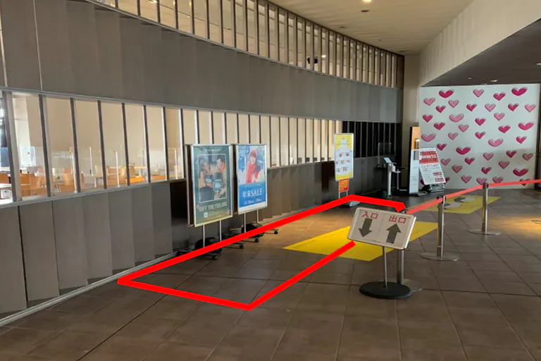 【三井アウトレットパーク 仙台港】2階 フードコート入口の画像2