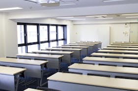 【四ツ橋駅1分】セミナーやワークショップに適した駅出口目の前のアクセス良好なスペース