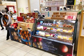 【中野マルイ】1階 カレンダリウムF01【食物販】店内入って正面の人通りの多い人気区画、スイーツ販売に最適