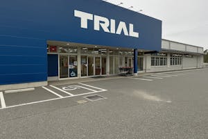 【スーパーセンタートライアル上津役店】キッチンカー(調理営業)出店限定/屋外 Ⓐキッチンカースペース_正面出入口【左側】 ※から揚げ・焼き鳥は販売不可