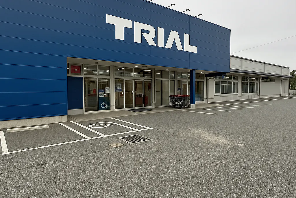 【スーパーセンタートライアル上津役店】キッチンカー(調理営業)出店限定/屋外 Ⓐキッチンカースペース_正面出入口【左側】 ※から揚げ・焼き鳥は販売不可