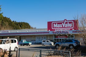 【マックスバリュ新おおわに店】各種プロモーションイベントに最適な店舗内イートインスペース横のイベントスペース