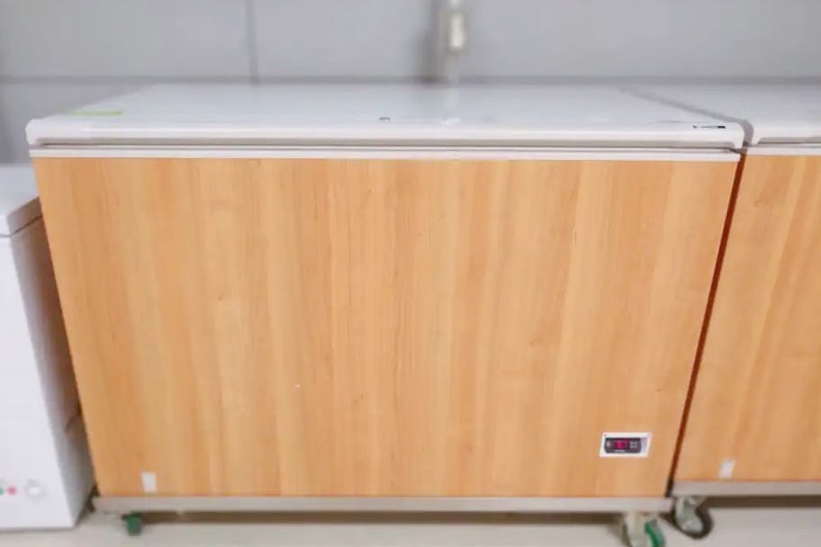 冷蔵・冷凍ストッカー W1350×D730×H893 (内寸:W1200×D583×H753)