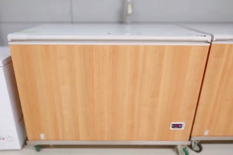 冷蔵・冷凍ストッカー W1350×D730×H893 (内寸:W1200×D583×H753)