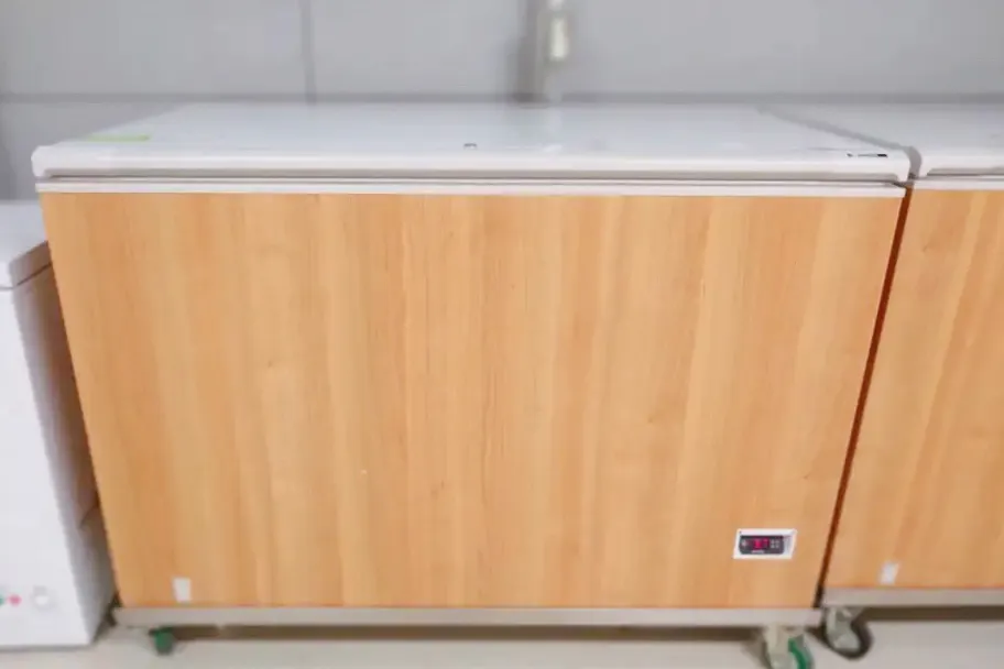 【新宿マルイ本館】B1階 カレンダリウムF05【食物販】エスカレーター横、冷蔵ケース、冷蔵ストッカー完備スペース