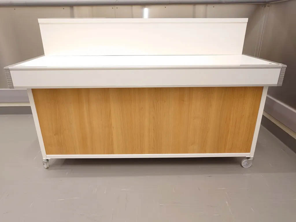 【新宿マルイ本館】B1階 カレンダリウムF05【食物販】エスカレーター横、冷蔵ケース、冷蔵ストッカー完備スペース