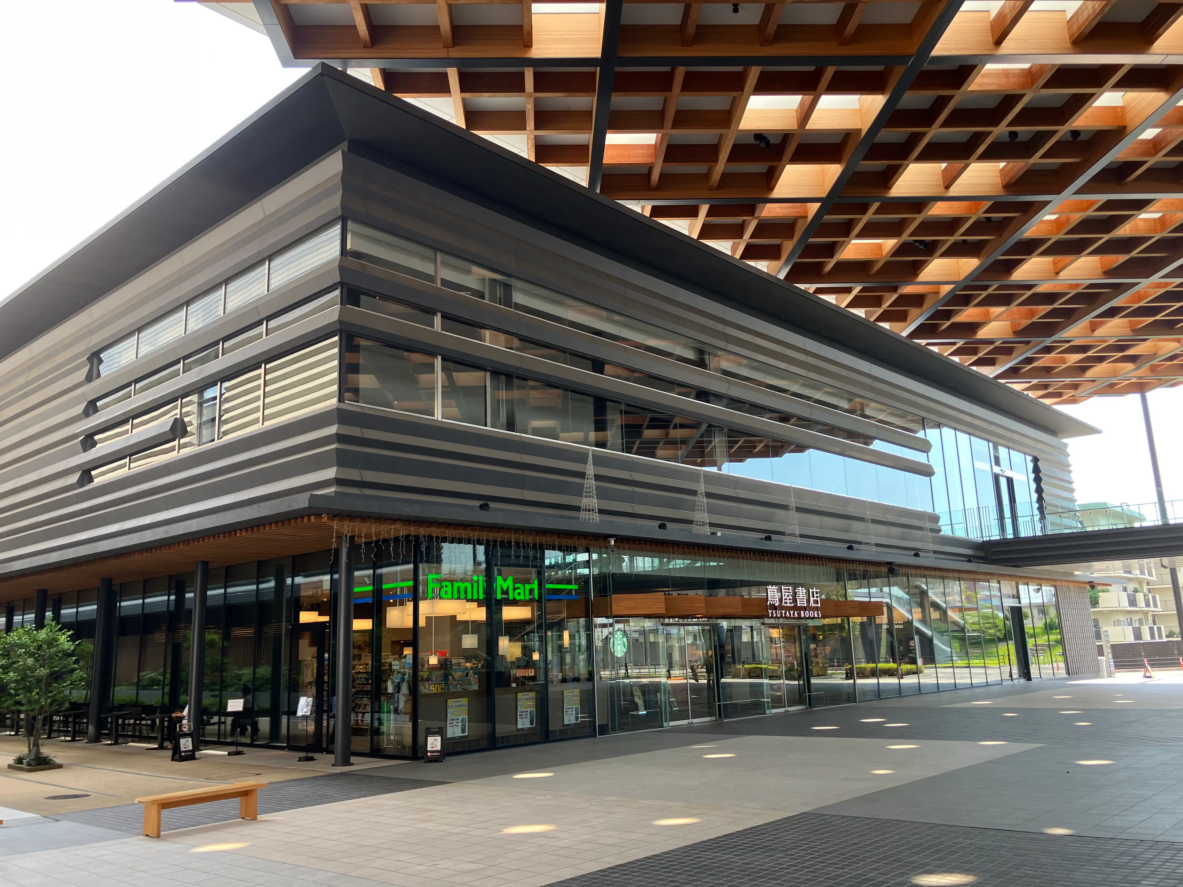 【奈良県コンベンションセンター|C区画(48㎡)】蔦屋書店も所在する奈良県最大の観光交流施設内の2Fイベントスペース