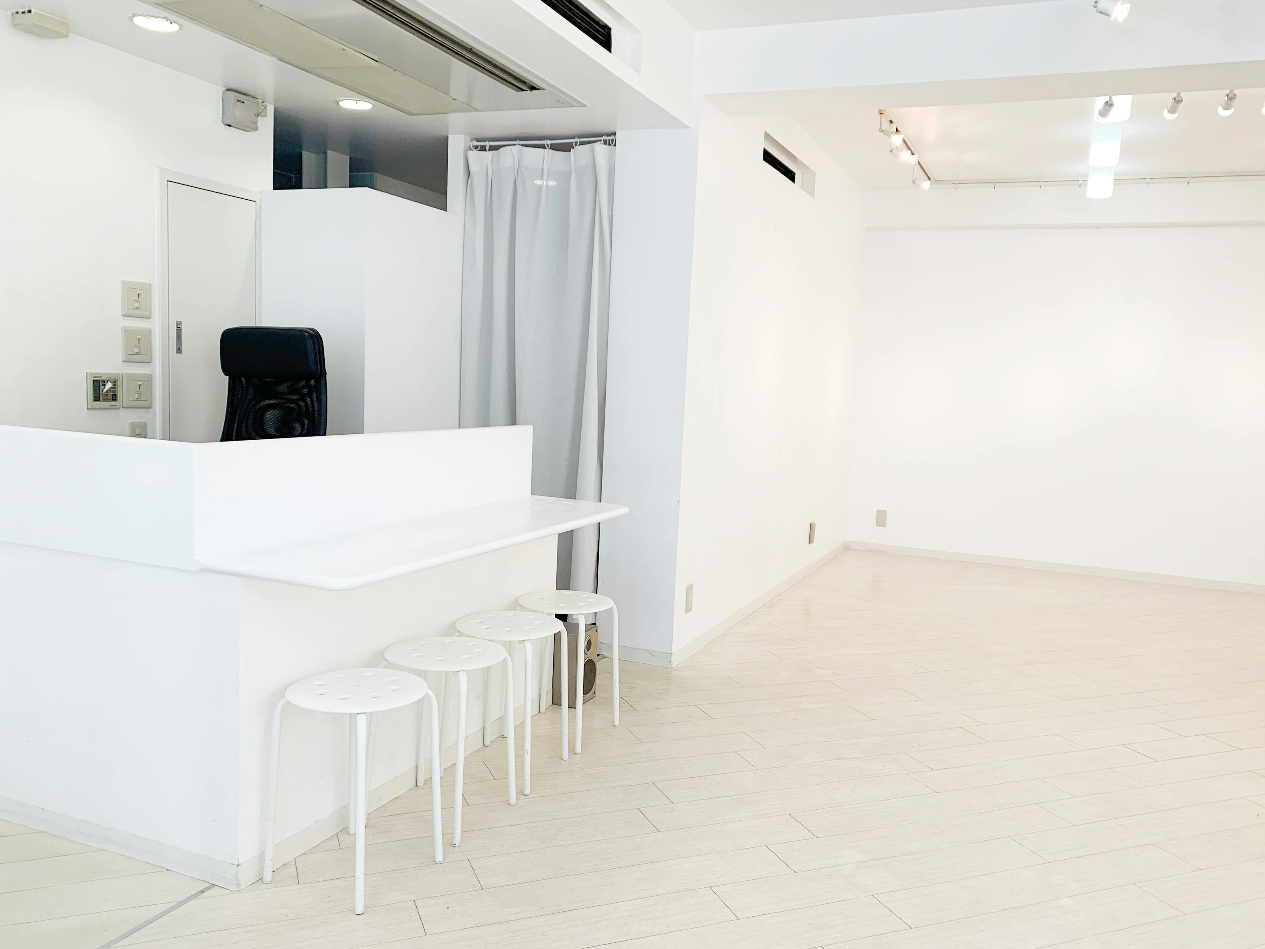 【中目黒駅8分】展示会やポップアップに最適な、目黒川沿いの洗練されたエリアにある路面スペース