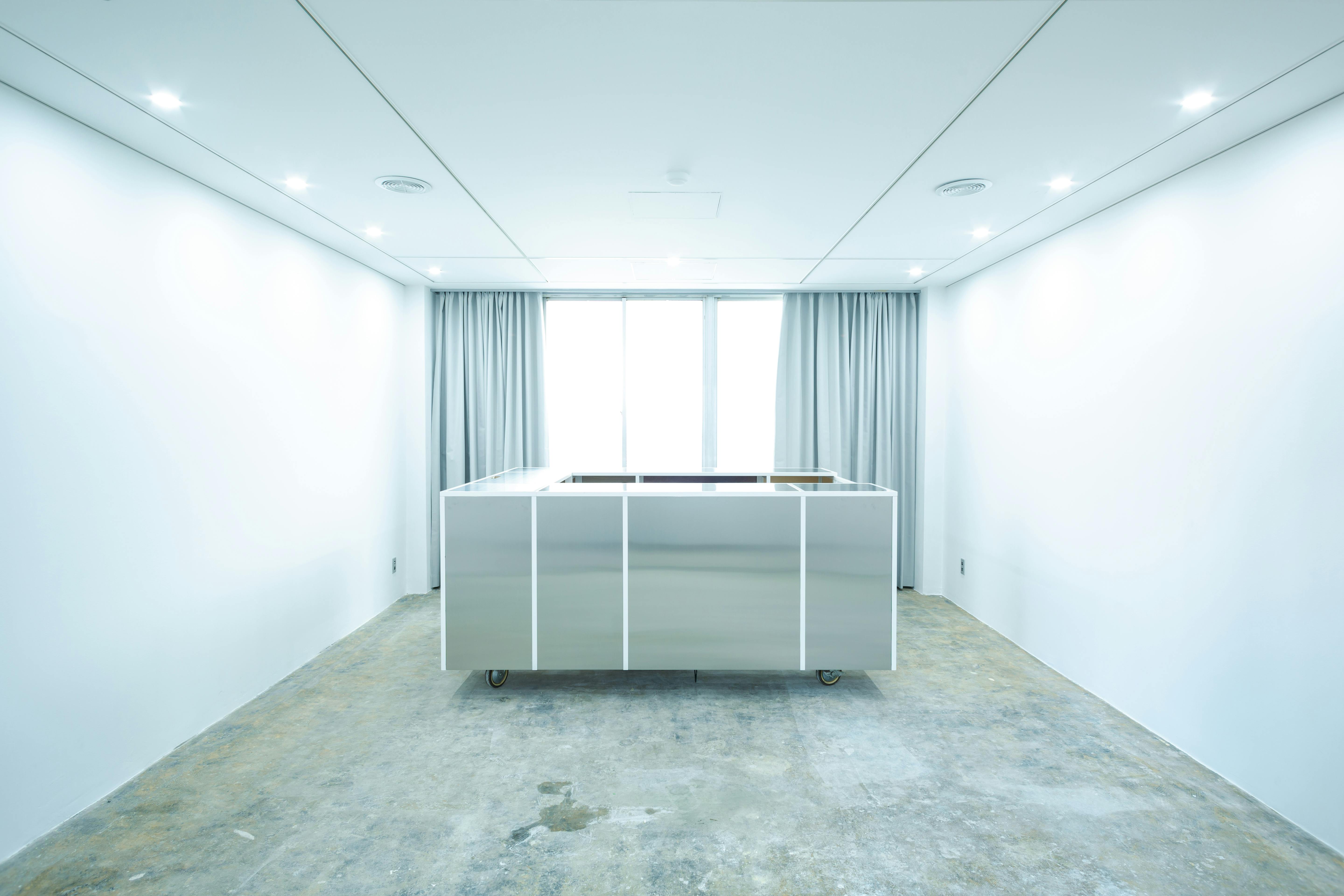 【天神駅5分／25㎡】ポップアップストアや展示会に最適！天神エリア中心部にある白基調のイベントスペース