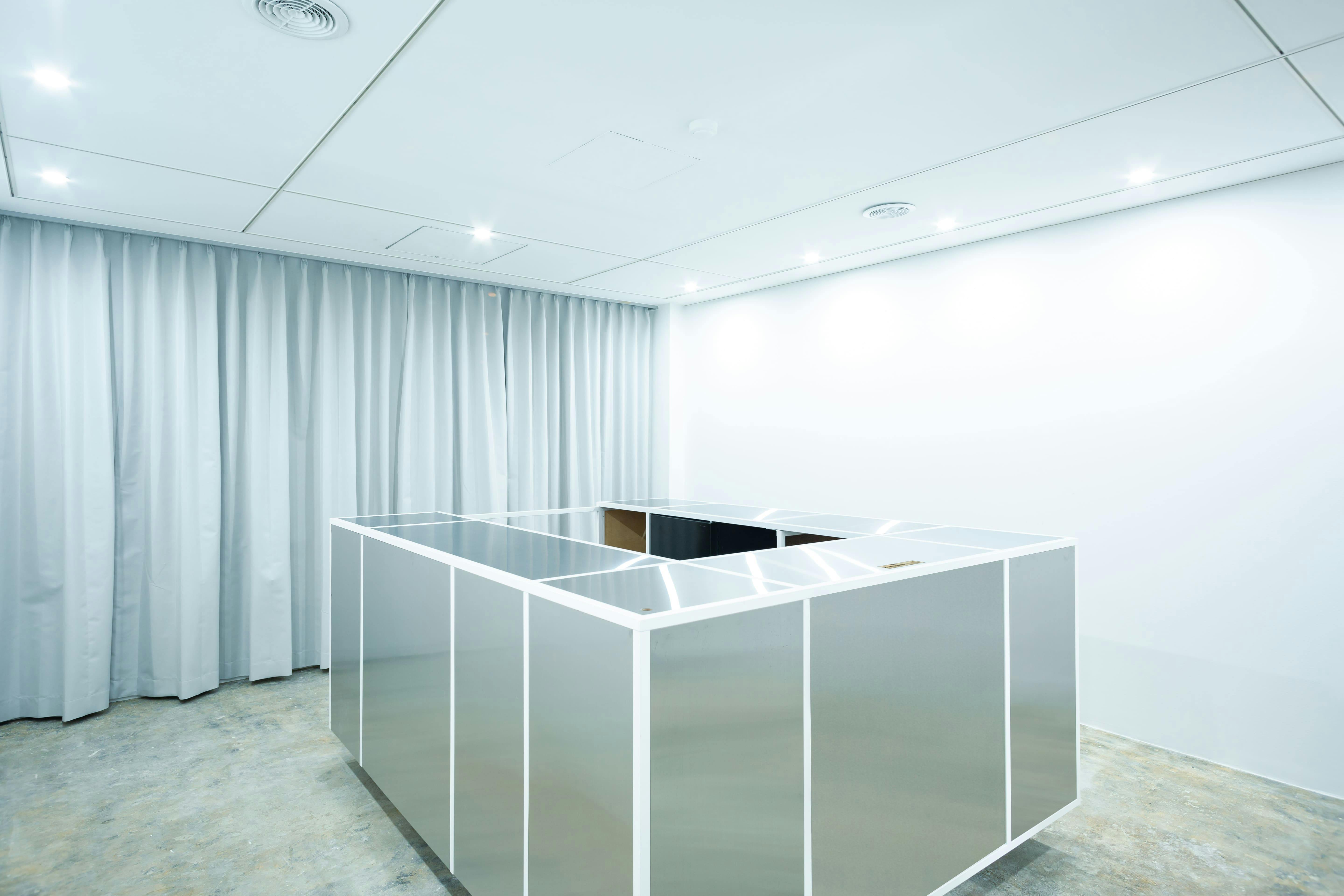 【天神駅5分／25㎡】ポップアップストアや展示会に最適！天神エリア中心部にある白基調のイベントスペース